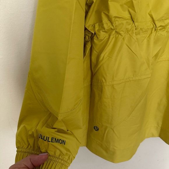 Lululemon Cinch-Waist Half-Zip Running Jacket
Soleil! EUC. Worn a few times. - Picture 4 of 5